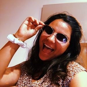 Meet your Posher, Elena